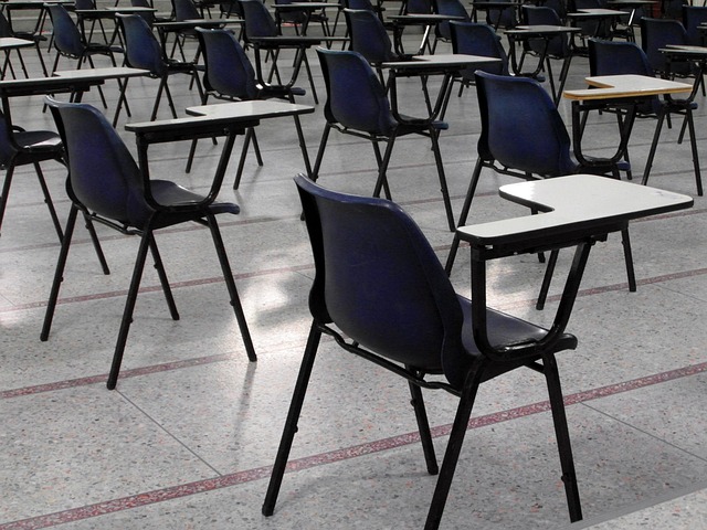 seats in an empty clasroom